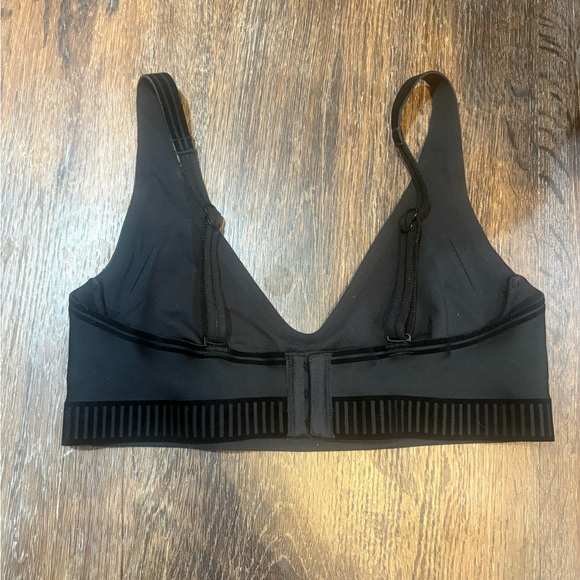 ALO Yoga Airlift Line Up Bra - Picture 2 of 5